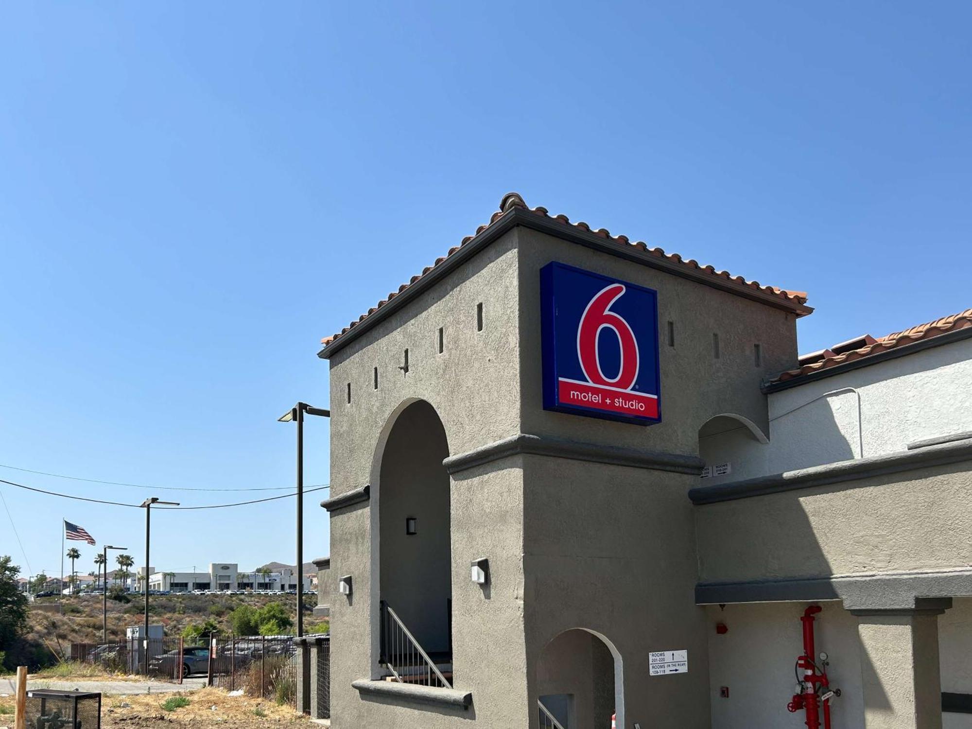 Motel 6 Lake Elsinore, Ca Ngoại thất bức ảnh